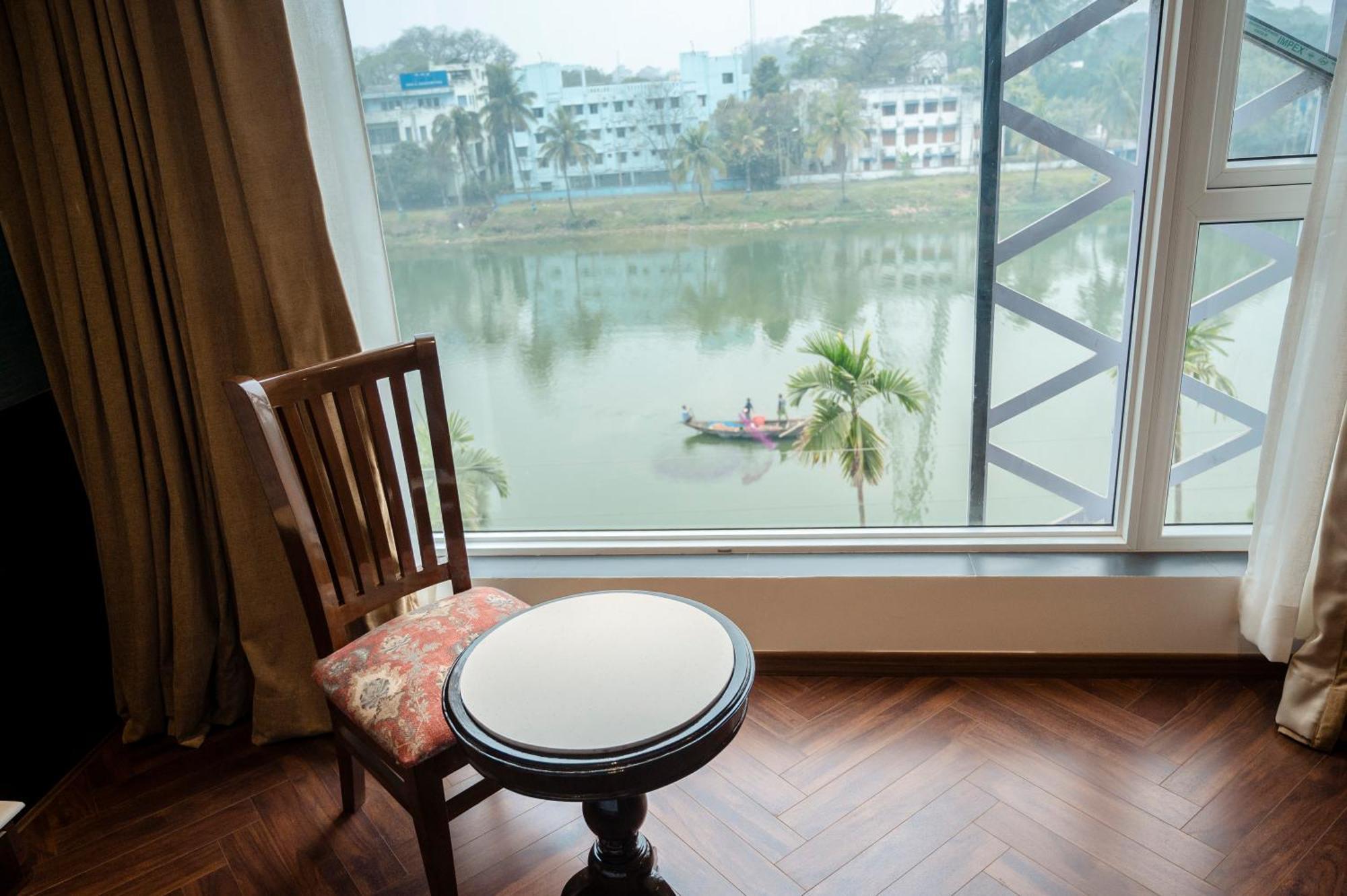 Hotel Lake View Baharampur Dış mekan fotoğraf